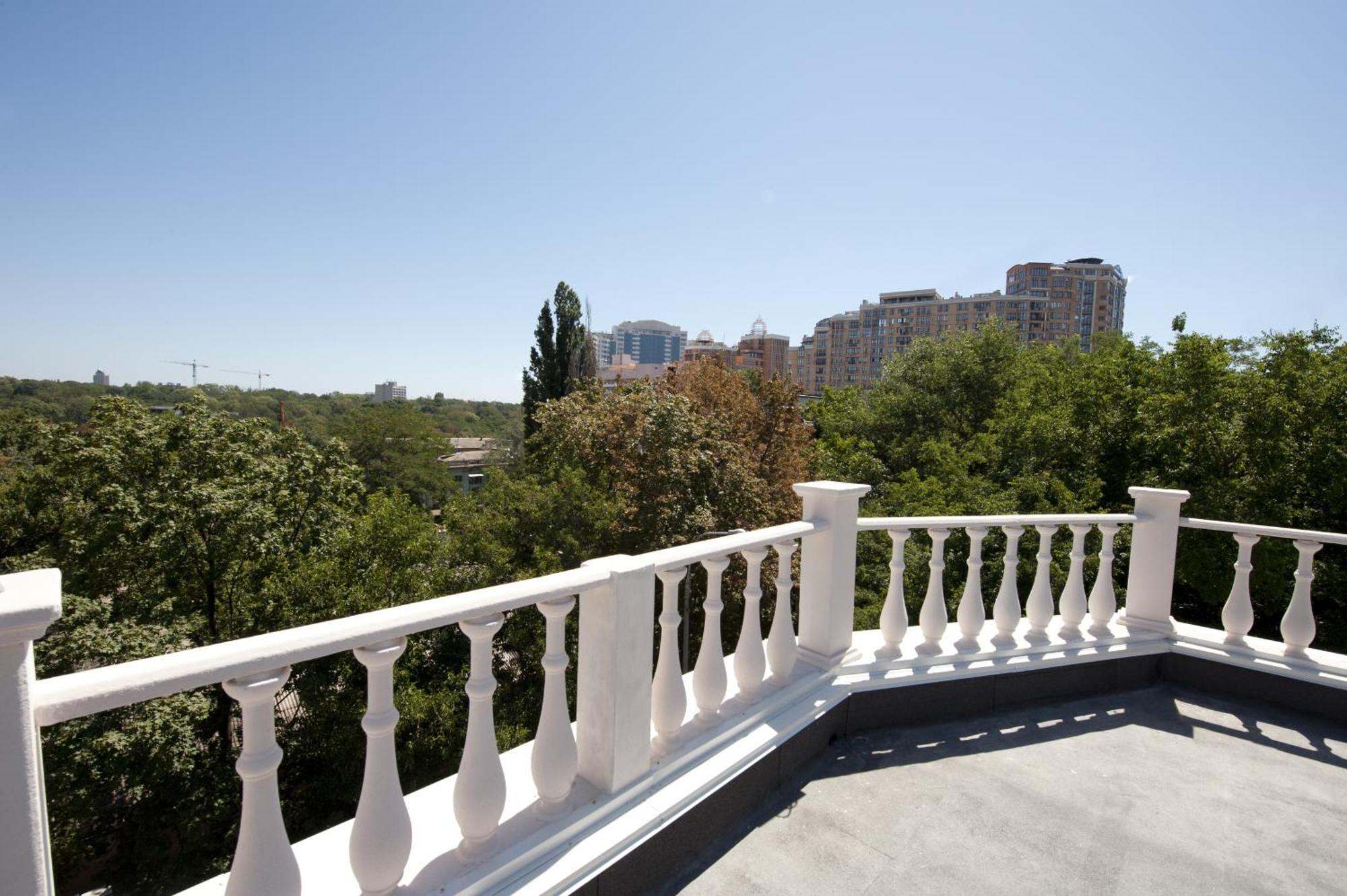 Geneva Resort Hotel Odessa Buitenkant foto